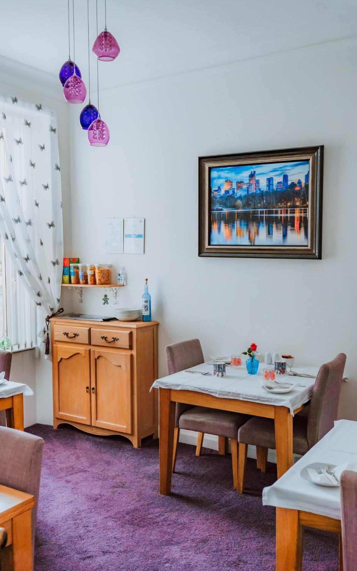 Dawn Break Guest House Ларгс Екстериор снимка